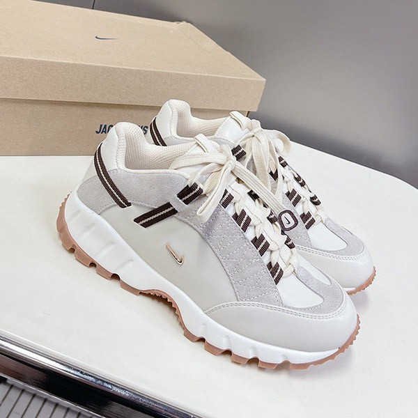 Attention ★ Jacquemus x Nike Replica Women's Air Humara LX "Light Bone and Gold" DR0420001 Attention ★ Jacquemus x Nike Replica Women's Air Humara LX "Light Bone and Gold" DR0420001