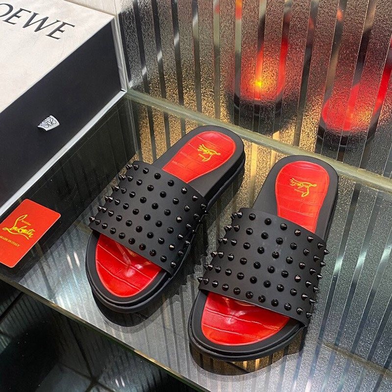 ☆Super popular☆Louboutin★Pool Fun Spiked leather sandals fake Rug64557