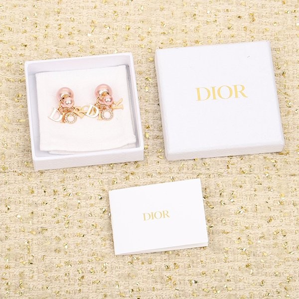 Extremely rare! Dior Tribales pearl and logo earrings replica def06420 Extremely rare! Dior Tribales pearl and logo earrings replica def06420