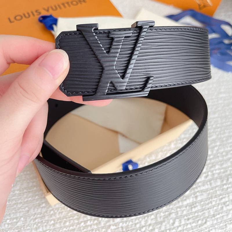The rising popularity of Louis Vuitton replica Santur LV initial 40mm belt vud02320