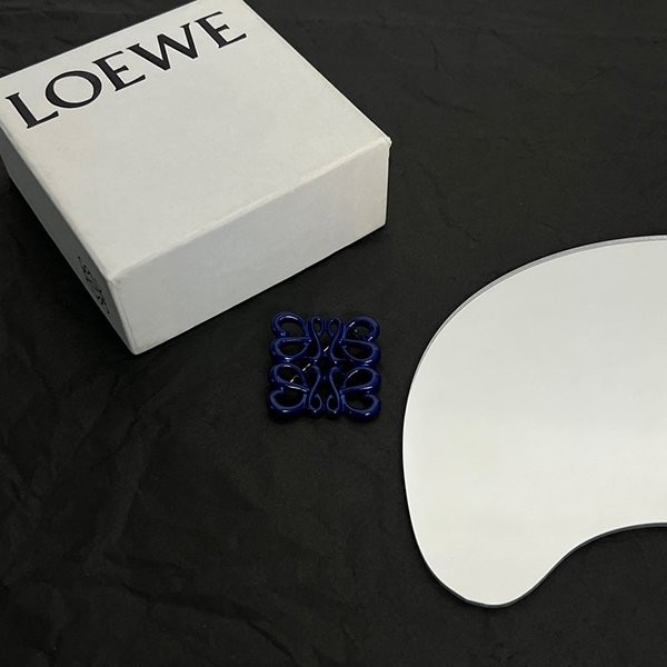 Want it? Super limited edition? Loewe brooch replica ◆ Anagram loc50983