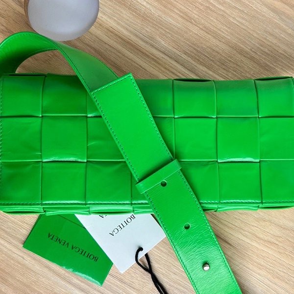 Bottega Veneta Cassette Crossbody Bag Replica {Very Popular} boy90133 Bottega Veneta Cassette Crossbody Bag Replica {Very Popular} boy90133