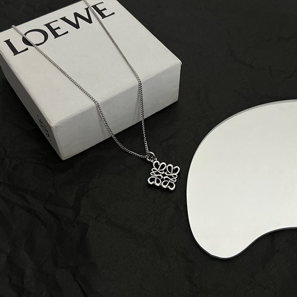 ☆Super popular☆Loewe necklace replica small sterling los41484