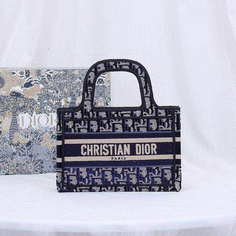 Very popular all over the world? Dior copy book tote mini bag Dior oblique embroidery dem82637 Very popular all over the world? Dior copy book tote mini bag Dior oblique embroidery dem82637