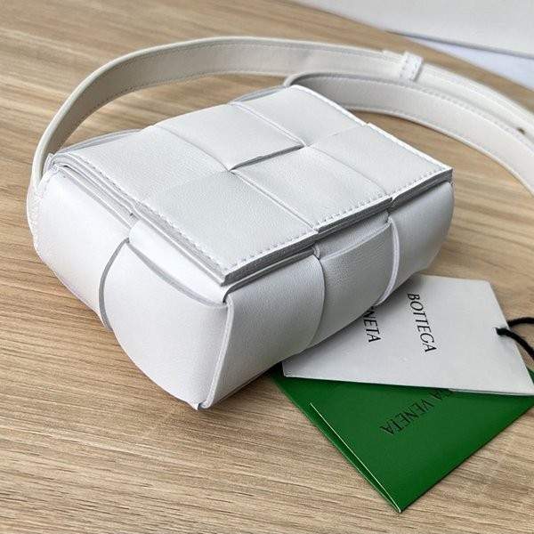 New color appearance ★ Bottega Veneta Candy Fake Cassette Crossbody Mini Bag box20608