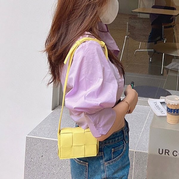 Very popular!! New color Bottega Veneta Candy Cassette Crossbody Mini Bag Replica boz03297 Very popular!! New color Bottega Veneta Candy Cassette Crossbody Mini Bag Replica boz03297