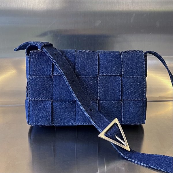 Very popular! Bottega Veneta Cassette Crossbody Denim Bag Replica