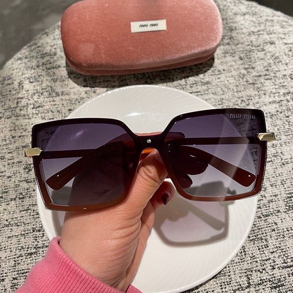 Miu Miu ★ Popular model sunglasses fake first come first served? myl68962