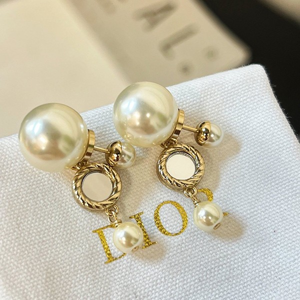 Dior Tribal Earrings Replica Metal, Resin Pearl, Mirror E2302WOMPL_D301 Dior Tribal Earrings Replica Metal, Resin Pearl, Mirror E2302WOMPL_D301