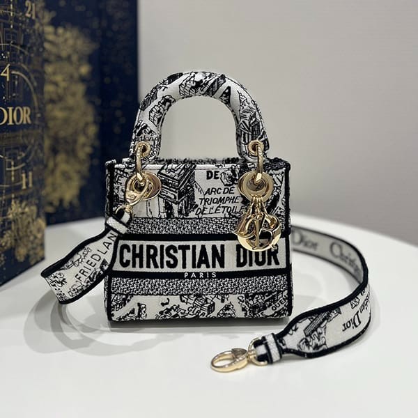 Very popular all over the world? Lady Dior replica D-LITE mini bag embroidery del82693 Very popular all over the world? Lady Dior replica D-LITE mini bag embroidery del82693