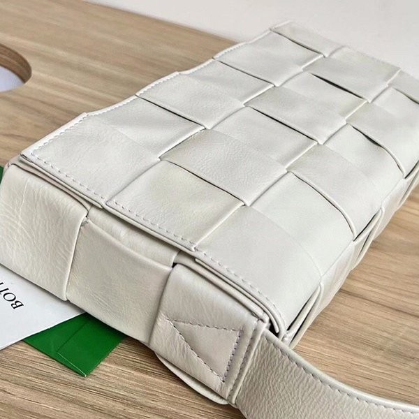 New and popular Bottega Veneta replica cassette crossbody bag boc61338