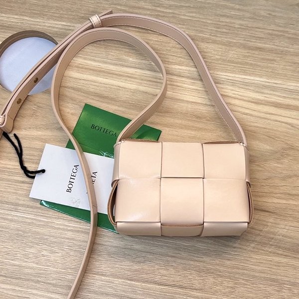 New Spring Collection Bottega Veneta Candy Cassette Crossbody Mini Bag boc46004