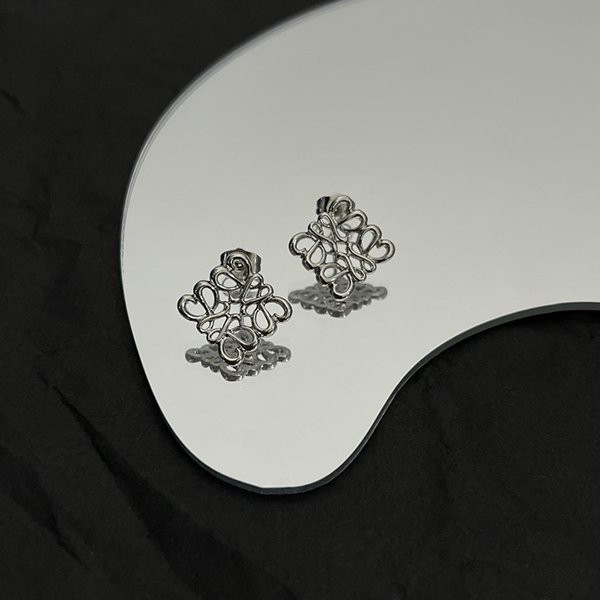 loewe single anagram earrings replica loz66717