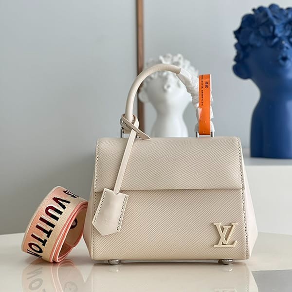 ☆Super popular☆Louis Vuitton Cluny Mini Handbag Replica 2WAY M58928 ☆Super popular☆Louis Vuitton Cluny Mini Handbag Replica 2WAY M58928