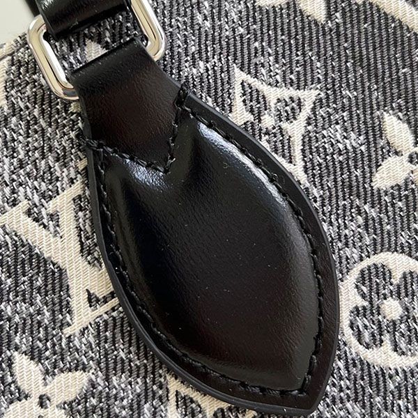 Immediate delivery Louis Vuitton On the Go MM replica tote bag M46448