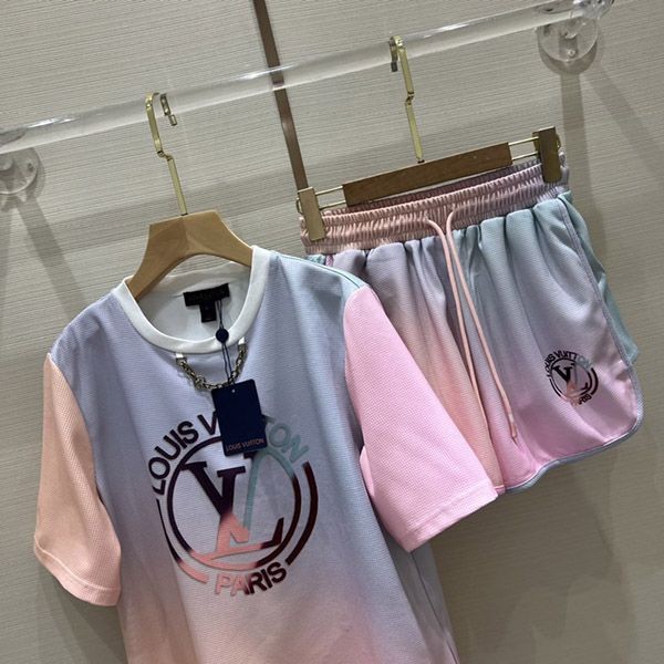 Very popular all over the world? Louis Vuitton Gradient LV Circle T-shirt top and bottom set copy vuz42070