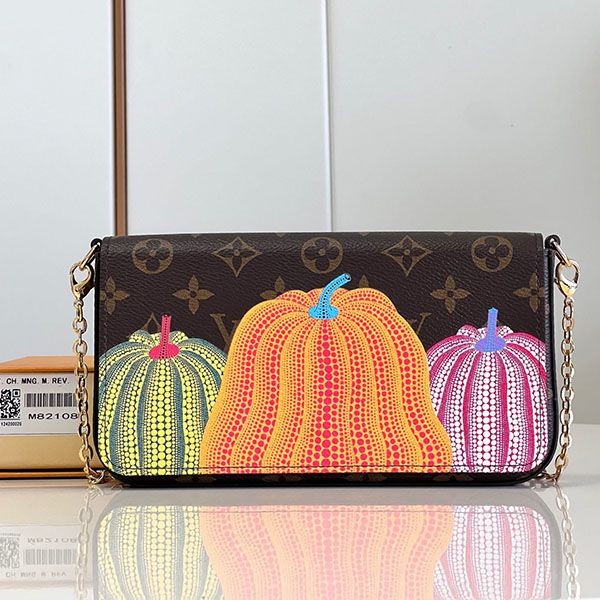 ☆Super popular☆Louis Vuitton LV x YK Pochette Felicie M82108 ☆Super popular☆Louis Vuitton LV x YK Pochette Felicie M82108