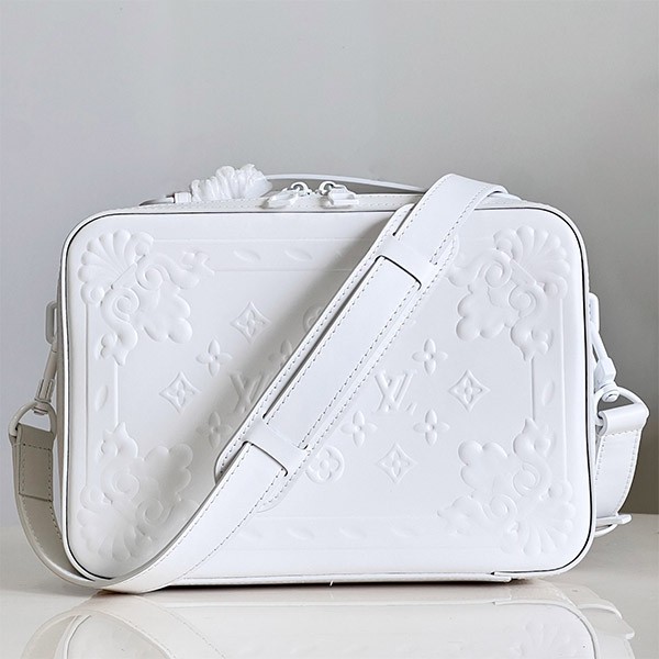 No. 1 in total sales! Replica Louis Vuitton Handle Soft Trunk Bag M21833 No. 1 in total sales! Replica Louis Vuitton Handle Soft Trunk Bag M21833