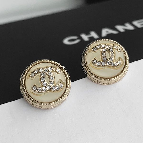 The hottest topic! Chanel round sparkly CC logo earrings replica shf39677