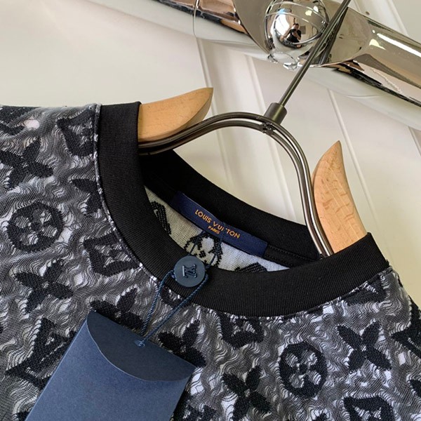 ☆This one really stands out☆ Louis Vuitton T-shirt replica Monogram 1AAGM7