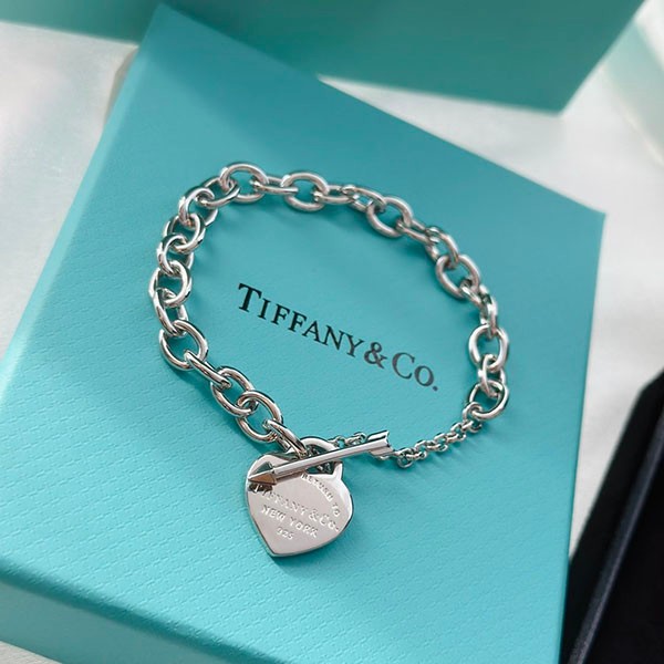 Return to Tiffany Replica Lovestruck Heart Tag Bracelet 70878283