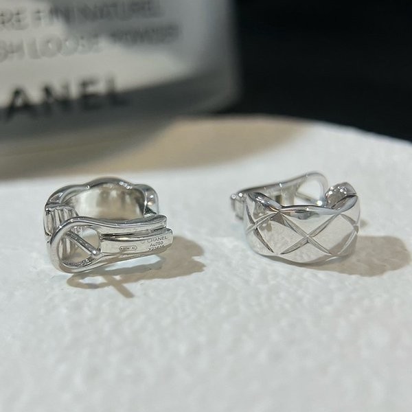 I definitely want it! Cute [Chanel] Coco Crush earrings fake shk87567