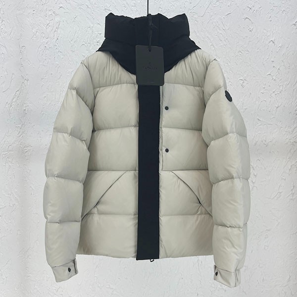 Sold out Moncler Madeira Short Down Jacket Replica Light Grey H20911A0010953333901 Sold out Moncler Madeira Short Down Jacket Replica Light Grey H20911A0010953333901