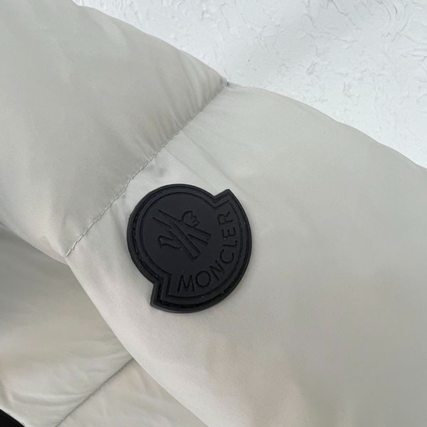 Sold out Moncler Madeira Short Down Jacket Replica Light Grey H20911A0010953333901