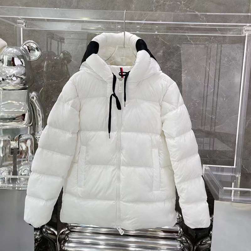 Eye-catching color Moncler short down jacket copy mol81824 Eye-catching color Moncler short down jacket copy mol81824