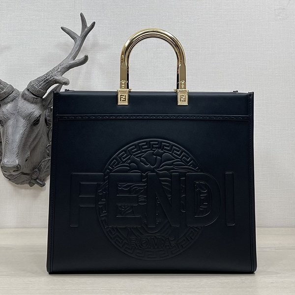 First come, first served? Fendi x Versace replica leather tote bag fex13632