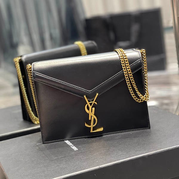 Audrey Ayaka's favorite ★ Saint Laurent Cassandra fake chain wallet black Saj65852 Audrey Ayaka's favorite ★ Saint Laurent Cassandra fake chain wallet black Saj65852
