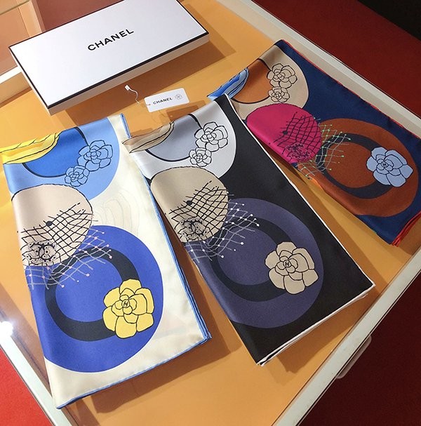 Eye-catching colors Hermes silk scarf replica err03063