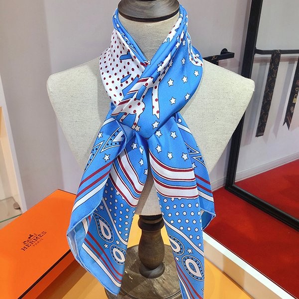 Perfect as a gift? Hermes silk scarf replica erp62792