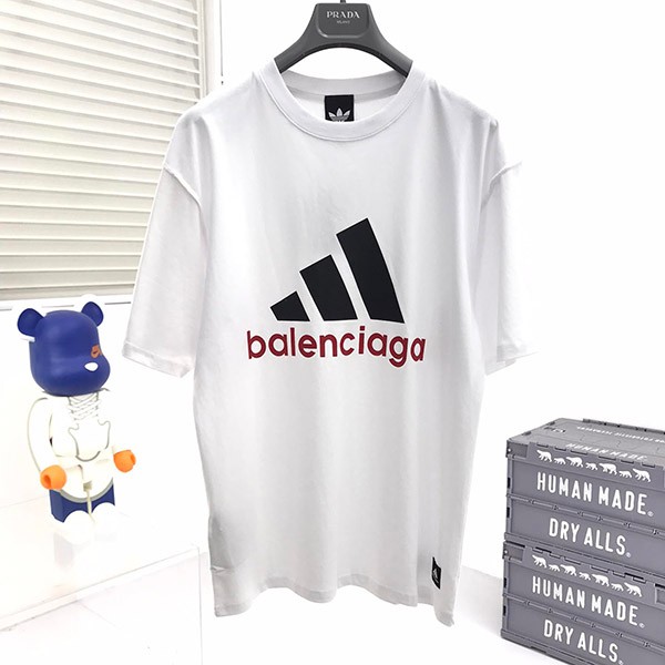 Very popular collaboration ★ Balenciaga x Adidas fake oversized T-shirt bat06558 Very popular collaboration ★ Balenciaga x Adidas fake oversized T-shirt bat06558