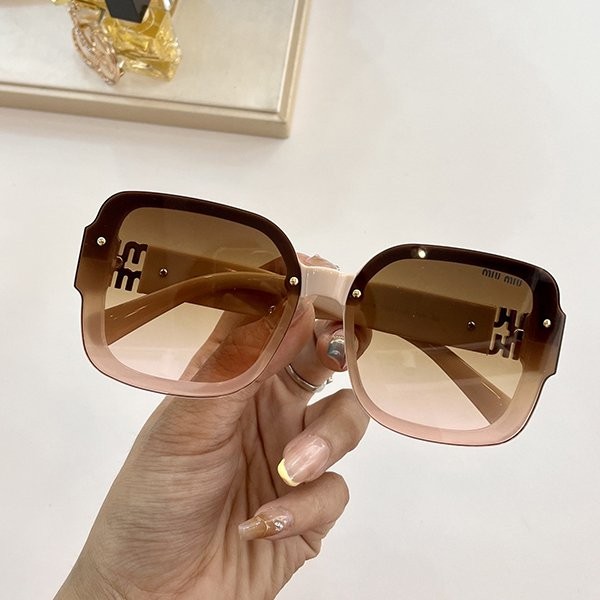 New color Miu Miu sunglasses replica SME66V