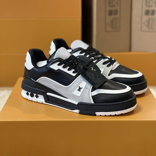 Eye-catching colors Louis Vuitton replica sneakers LV trainers vuo01545