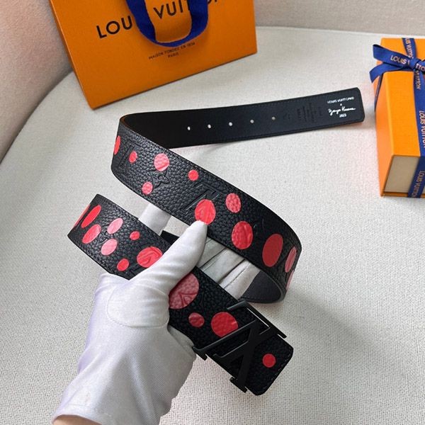 High-end brand collaboration 2022 Louis Vuitton x Yayoi Kusama reversible belt replica M0673U High-end brand collaboration 2022 Louis Vuitton x Yayoi Kusama reversible belt replica M0673U