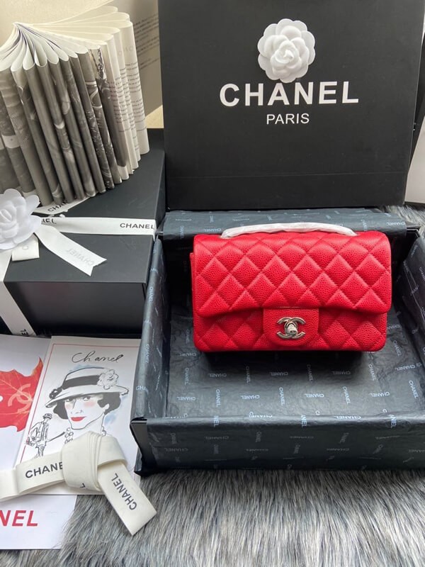 [Used by many celebrities] Rare color Chanel Matelasse mini flap bag Cf1116