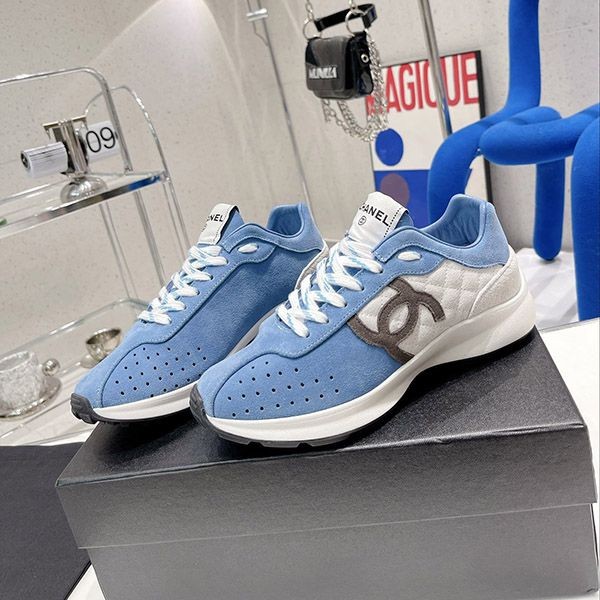 Not available in Japan Chanel Replica CC Logo Sneakers shu86182