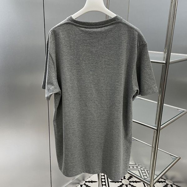 I definitely want it! Loewe x Howl's Moving Castle Calcifer pocket T-shirt parody loy08371