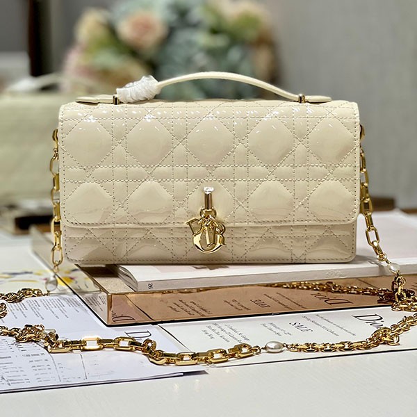 Dior Replica Cannage Patent Calfskin Chain Shoulder Bag DEW58610