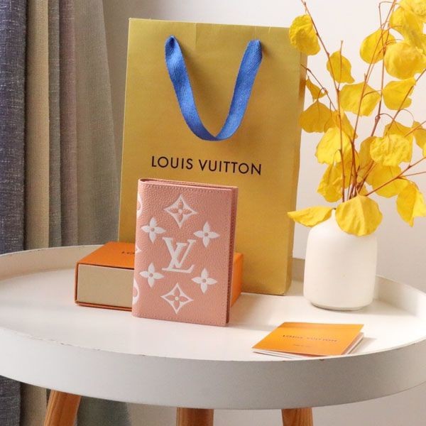 Very popular all over the world? Louis Vuitton Couverture Passport NM fake vuj99835