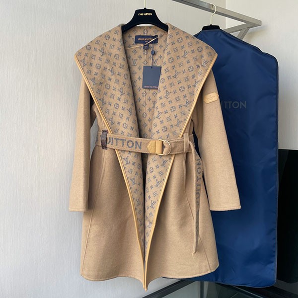 ★Japan!! Popular! Louis Vuitton Monogram Long Coat Replica vup43301
