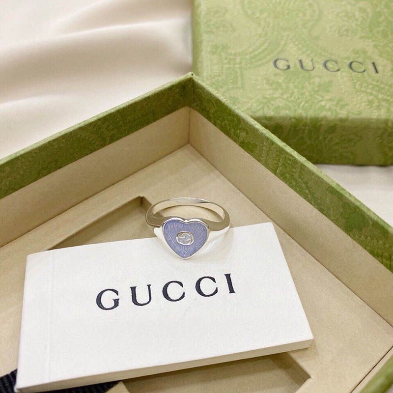 [Not available in Japan] Gucci Interlocking G Enamel Ring with Heart guk05501