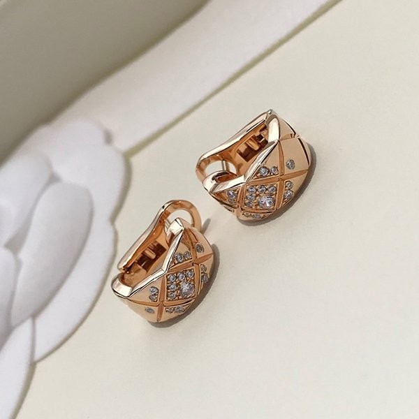Very popular! The most popular Chanel Coco Crush replica collection earrings shq14824