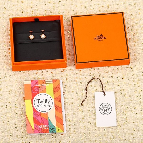 The most popular Hermes pearl earrings replica, free shipping erl79607