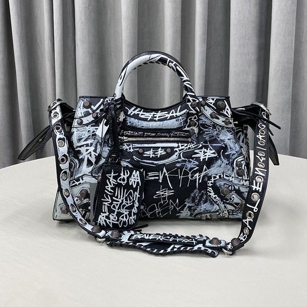 No.1 Popular Balenciaga Replica Shoulder Bag Pochette bak49472