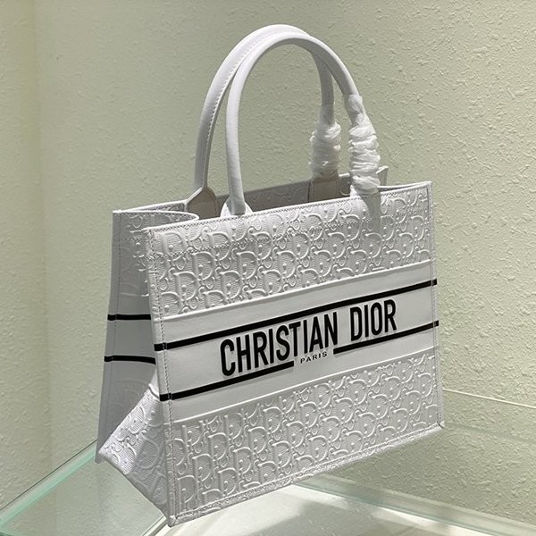 Easy to use Dior book tote replica, first come first served? dej75828