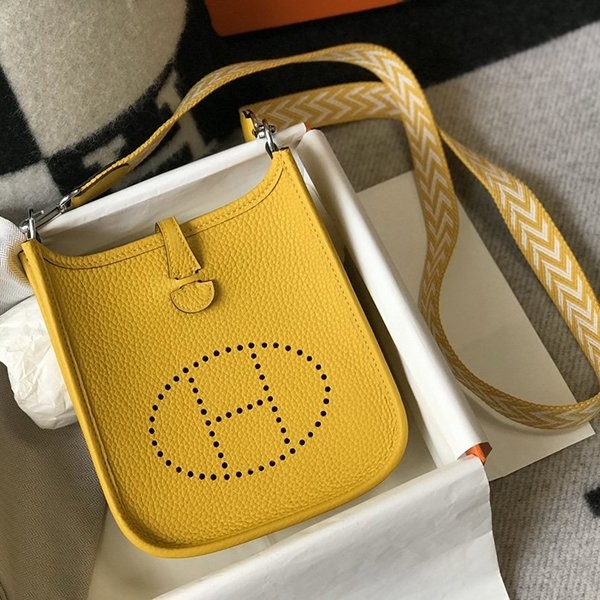 Hermes Evelyn Mini 16 TPM Noir replica loved by many celebrities erk70423