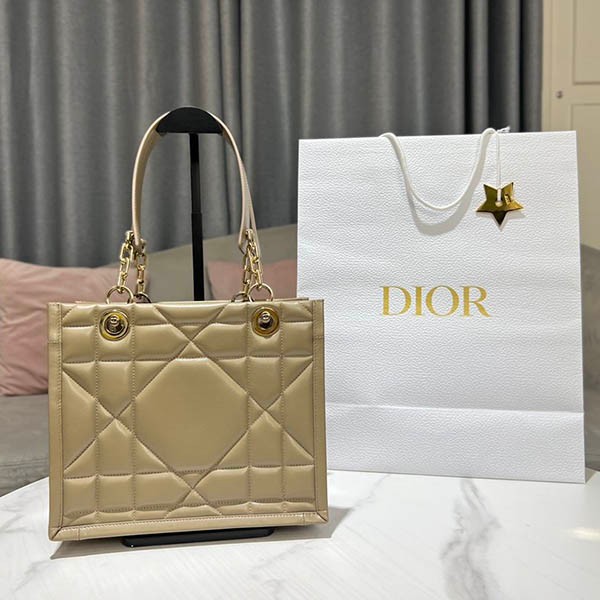 Super low price! Dior Essential replica small tote bag der60039 Super low price! Dior Essential replica small tote bag der60039